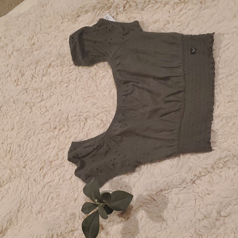🌿Hollister Eyelet shirred band Crop Top